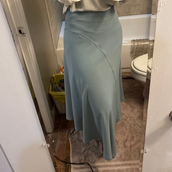 𝚊𝚜𝚢𝚖𝚖𝚎𝚝𝚛𝚒𝚌𝚊𝚕 𝚑𝚎𝚖 𝚕𝚘𝚗𝚐 𝚜𝚔𝚒𝚛𝚝 - Picture 7 of 7